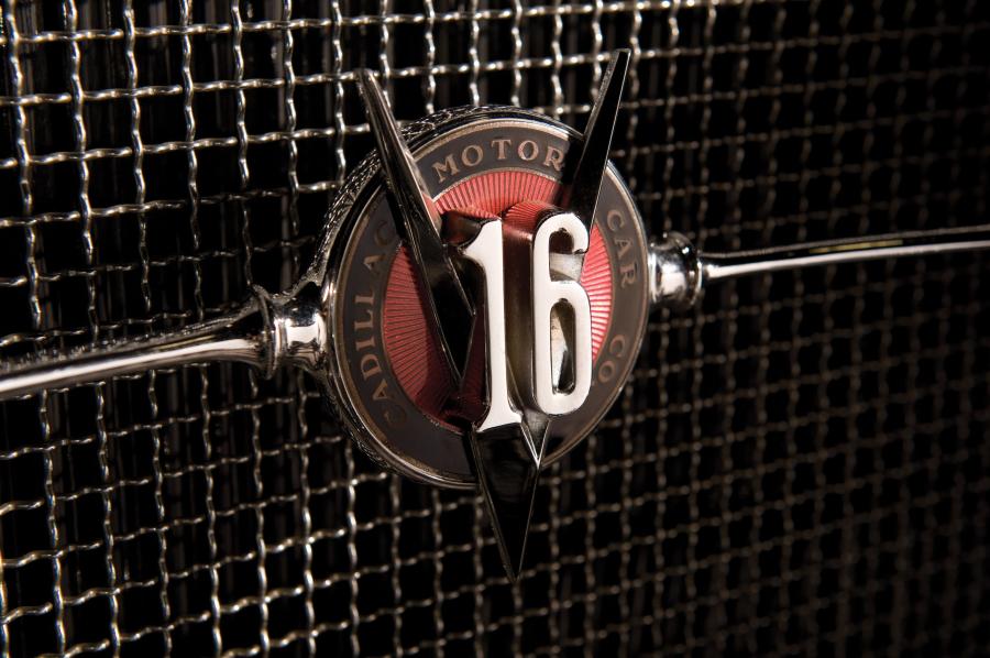  Cadillac V16 Roadster by Fleetwood 1930 года  (фото 10 из 12)